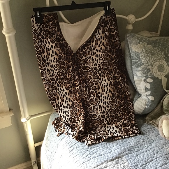 WHBM size 2 animal print pencil skirt in cream bla - Picture 5 of 7